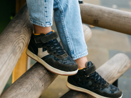 Adidași high-top VICTORIA KAKI